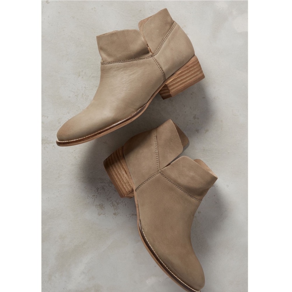 Anthropologie Seychelles Snare Ankle Boots Leather Taupe Pointed Toe Size 8.5